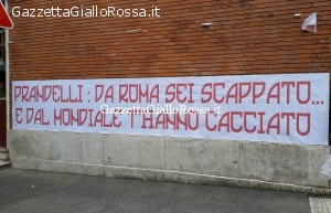 Striscione contro Prandelli