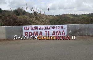 STRISCIONE a Trigoria