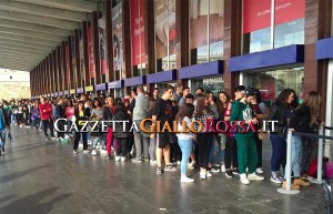 Tifosi in fila per incontrare El Shaarawy