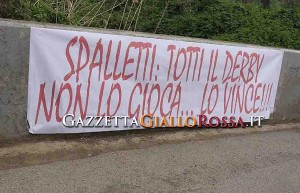 Striscione esposto a Trigoria